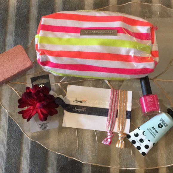 Victoria’s Secret beauty bag bundle.